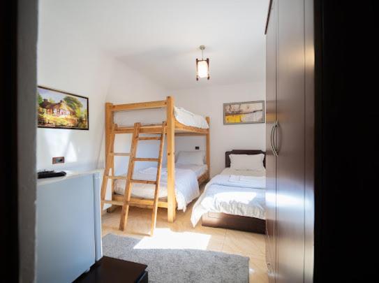 Vila Shen Maria Hotel Voskopoja Kültér fotó