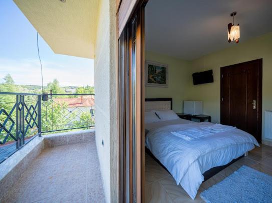 Vila Shen Maria Hotel Voskopoja Kültér fotó